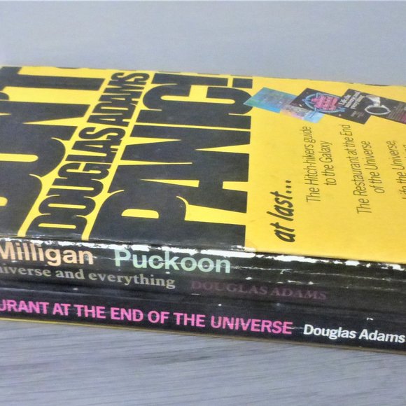DON'T PANIC Puckoon Douglas Adams Restaurant At The End Universe Life Universe - Picture 3 of 10